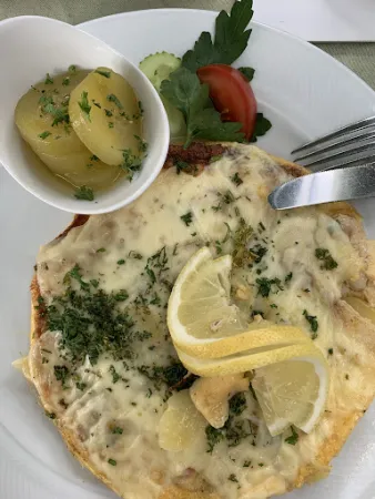 Bild von Hof von Oldenburg Jever - Frühstück / Mittagessen / Kuchen