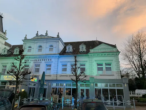 Bild von Hof von Oldenburg Jever - Frühstück / Mittagessen / Kuchen
