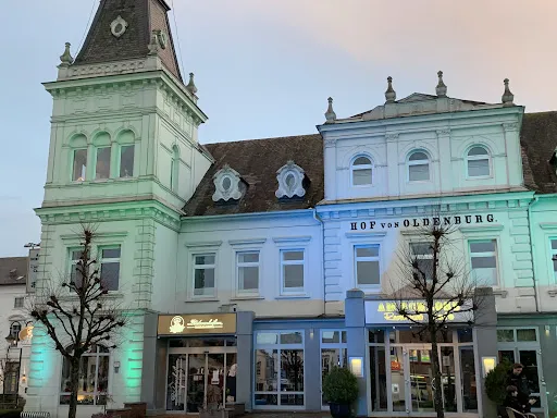 Bild von Hof von Oldenburg Jever - Frühstück / Mittagessen / Kuchen