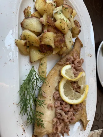 Bild von Hof von Oldenburg Jever - Frühstück / Mittagessen / Kuchen