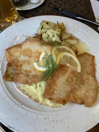 Bild von Hof von Oldenburg Jever - Frühstück / Mittagessen / Kuchen