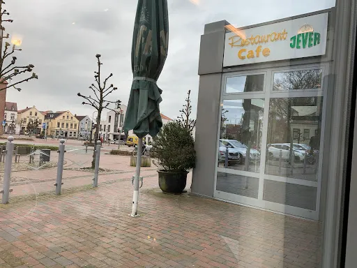 Bild von Hof von Oldenburg Jever - Frühstück / Mittagessen / Kuchen