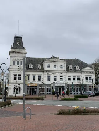 Bild von Hof von Oldenburg Jever - Frühstück / Mittagessen / Kuchen