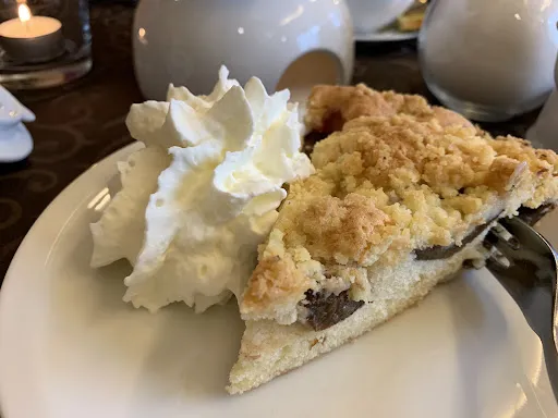 Bild von Hof von Oldenburg Jever - Frühstück / Mittagessen / Kuchen