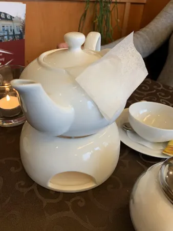 Bild von Hof von Oldenburg Jever - Frühstück / Mittagessen / Kuchen