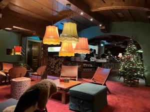 Rosanna Lounge