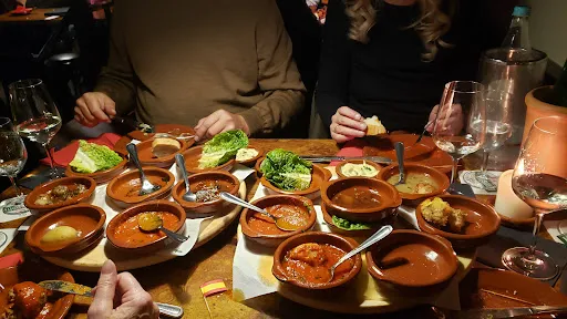 Bild von Tapas y Vino
