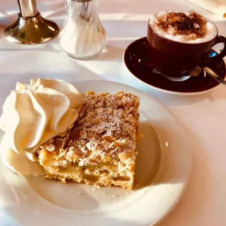 Bild von Hotel-Restaurant "Zum-Hellhügel"