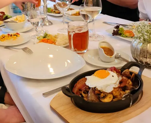 Bild von Hotel-Restaurant "Zum-Hellhügel"
