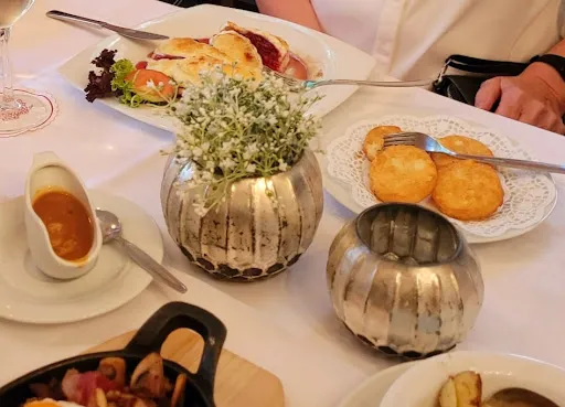 Bild von Hotel-Restaurant "Zum-Hellhügel"