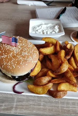 Bild von Hamburger & Co ...der etwas amerikanische Imbiss mit Außengastronomie