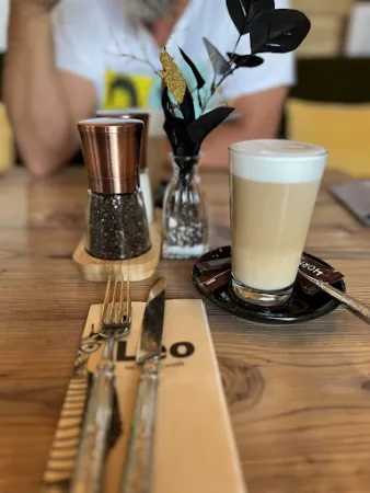 Bild von Leo - Essen | Trinken | Schlafen | Tanzen