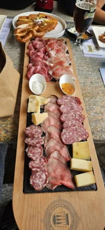 Bild von La Torre - Biergarten Forst