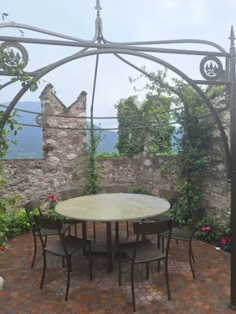 Bild von La Torre - Biergarten Forst