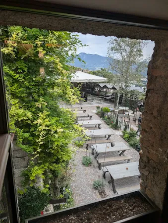 Bild von La Torre - Biergarten Forst