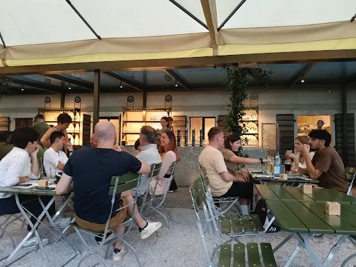Bild von La Torre - Biergarten Forst