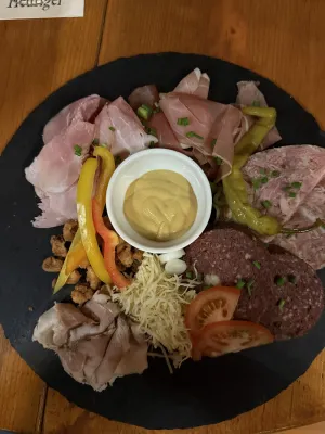 KUGEL Heuriger