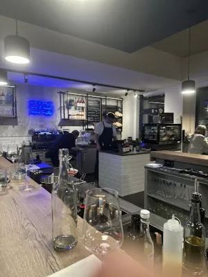 das ROBITZA - pannonische Weinbar & Greisslerei