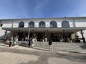 N°3 Salon Kursalon Bad Vöslau | Hochzeitslocation