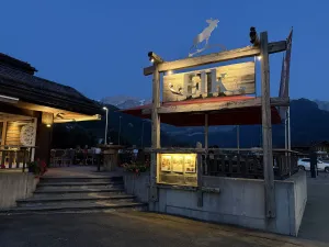 Elk Restaurant