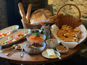 16 ART-BAR-RESTAURANT SAANEN