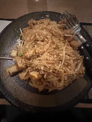 Thai Mae Mun Bistro