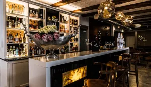 REBSTOCK Bar & Lounge