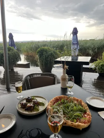 Bild von Tesla am See