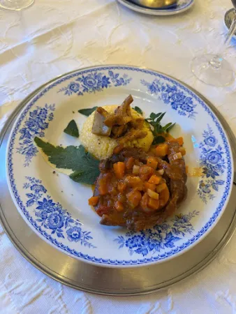 Chasa de Capol, historische Gaststätte & Weinkellerei