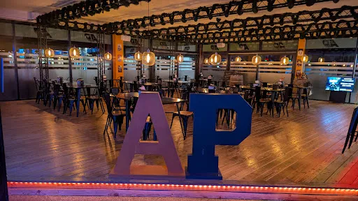 AP Café Burger & Indoor-Racing - Gourmet Burger, Fun & Sim Racing Aadorf