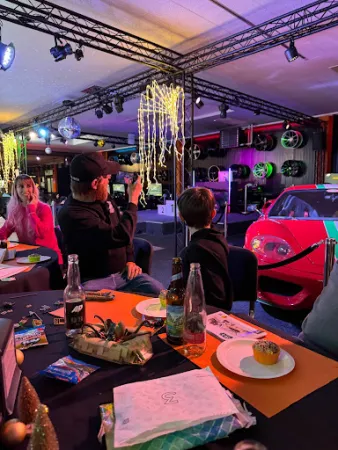 Bild von AP Café Burger & Indoor-Racing - Gourmet Burger, Fun & Sim Racing