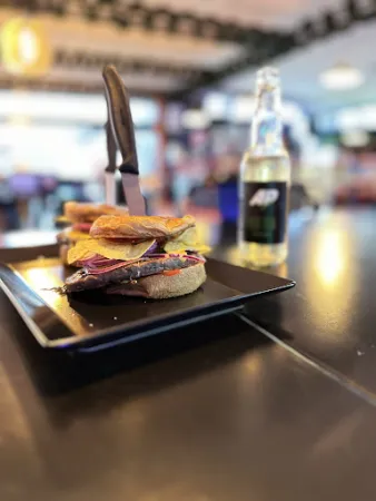 Bild von AP Café Burger & Indoor-Racing - Gourmet Burger, Fun & Sim Racing