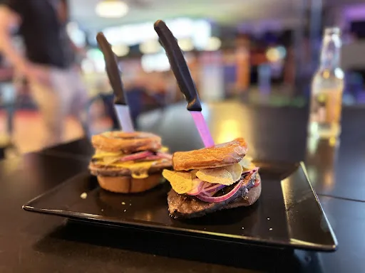 Bild von AP Café Burger & Indoor-Racing - Gourmet Burger, Fun & Sim Racing