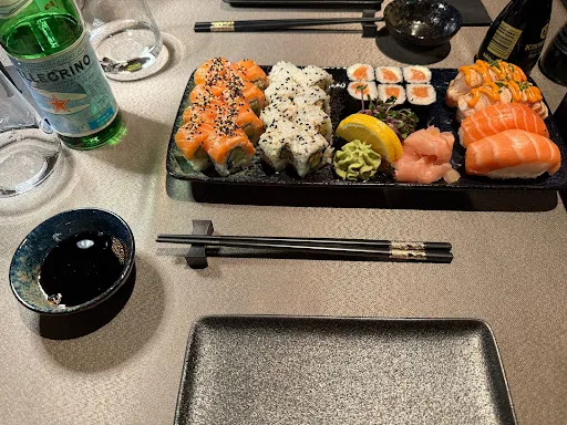 Bild von Ikura - Sushi Lounge | erstklassiges Sushi & japanische Köstlichkeiten