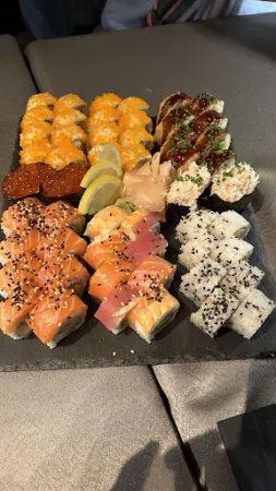Bild von Ikura - Sushi Lounge | erstklassiges Sushi & japanische Köstlichkeiten