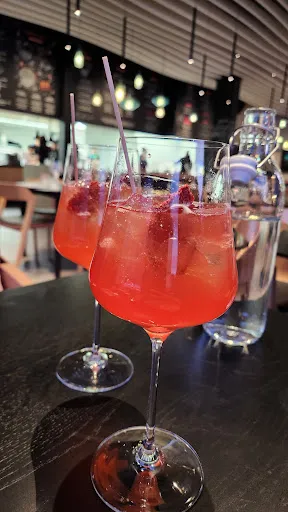SHARE Restaurant&Bar at AVES Arosa
