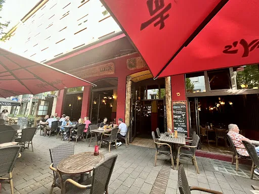 Bild von Hemingways Cocktail Lounge Restaurant Café