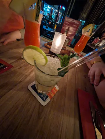 Bild von Hemingways Cocktail Lounge Restaurant Café