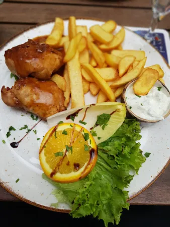 Bild von Hemingways Cocktail Lounge Restaurant Café