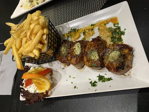 Bild von Restaurant Akron mit Lieferservice