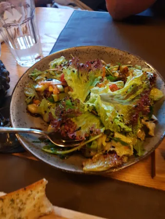 Bild von Gaspis Woodfired Restaurant & Bar direkt an der Dorfbahn der Zillertal Arena in Gerlos | Zillertal