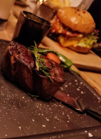Bild von Gaspis Woodfired Restaurant & Bar direkt an der Dorfbahn der Zillertal Arena in Gerlos | Zillertal