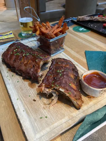 Bild von Gaspis Woodfired Restaurant & Bar direkt an der Dorfbahn der Zillertal Arena in Gerlos | Zillertal