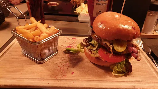 Bild von Gaspis Woodfired Restaurant & Bar direkt an der Dorfbahn der Zillertal Arena in Gerlos | Zillertal