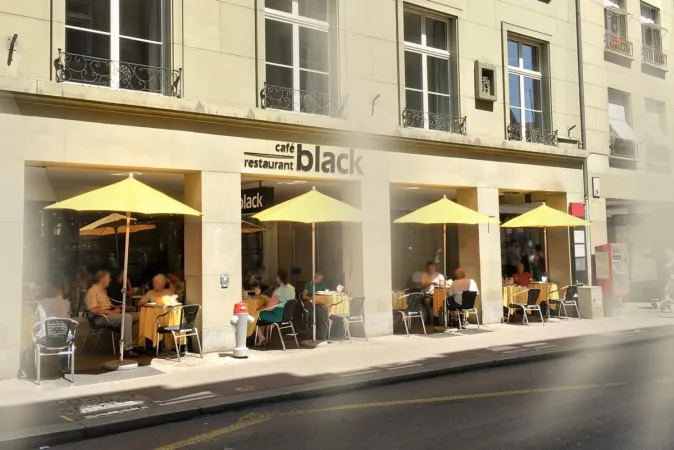 Café Black * Restaurant *Bar