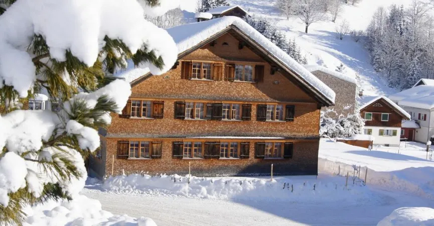 Bild von Nazes Hus