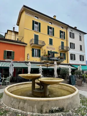 Piazzetta Lago Di Como