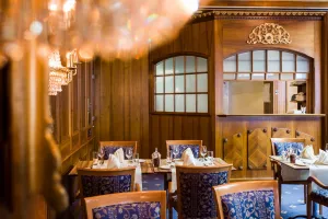 Lusi Brasserie & Lounge