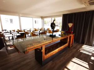 Dix-neuf 64 - Resto Bar Lounge