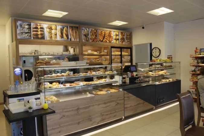 Au Petit Marché // Tea-Room - Boulangerie - Epicerie // Terre Sainte - Tannay - Coppet